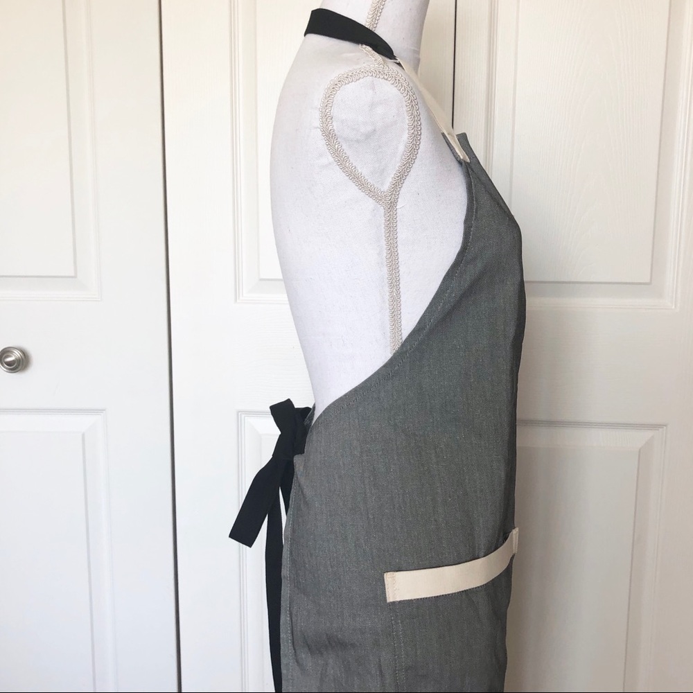 Hedley & Bennett Peppercorn Gray Classic Apron - Picture 6 of 8